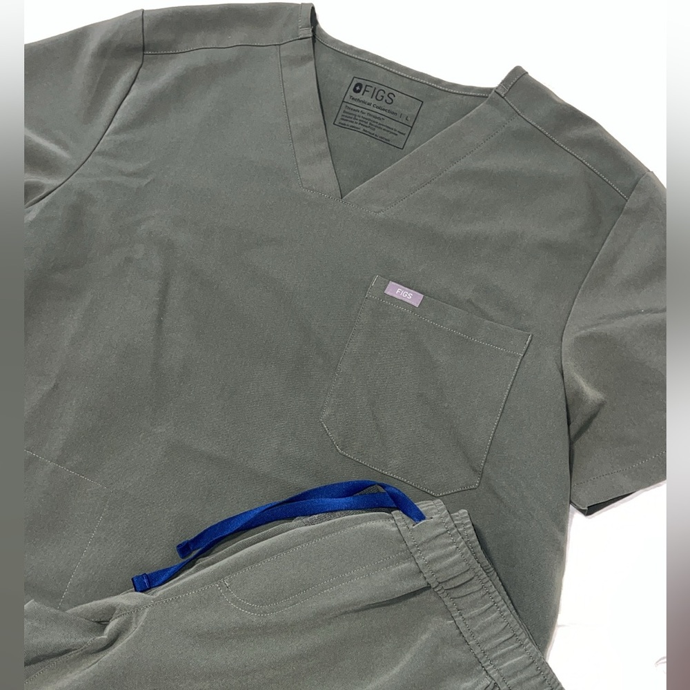 FIGS men’s Olive Green Scrubs Top size L & blue drawstring joggers L/S short
